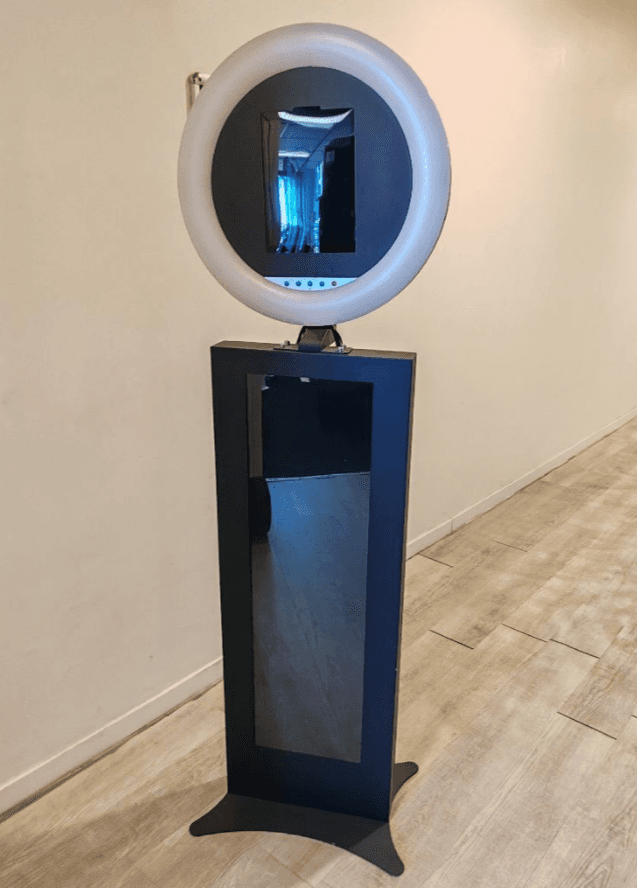 Photobooth IPAD Orientable avec leds et grand écran affichage