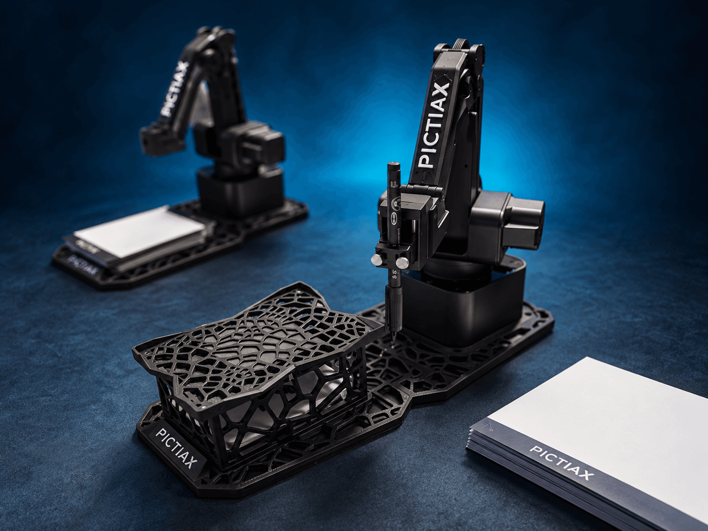 PictiaX – Robot dessinateur IA pour professionnels du photobooth